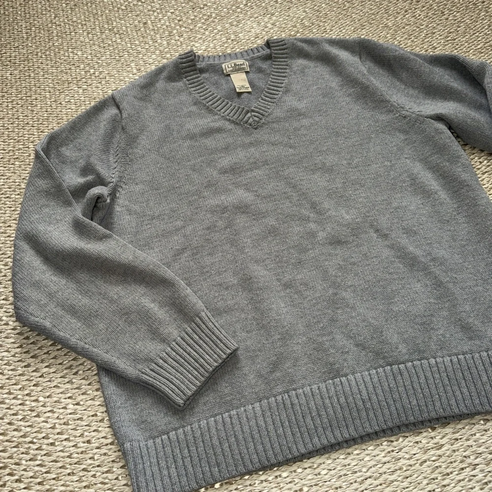 Men's‎ Vintage L L Bean Cotton Gray V Neck Pullover Sweater . Cable Knit. Large